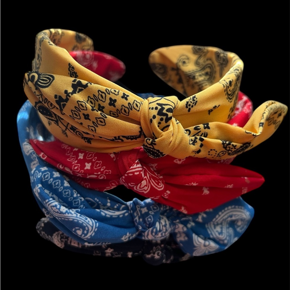 3/Stylish Red Bandana